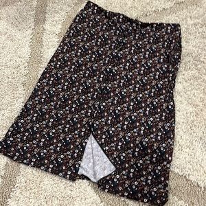 Flower print midi skirt with buttons